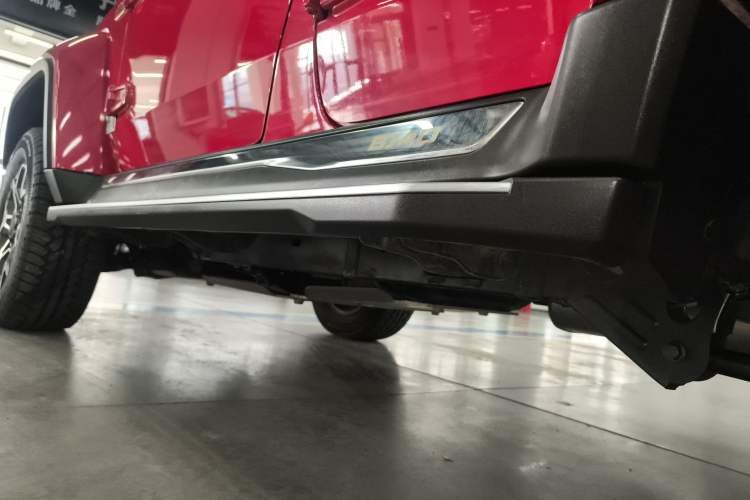 Used BAIC Off-Road BJ40 2019 PLUS 2.3T Automatic Four-Wheel Drive Flagship Edition China VI Emission Standard Left Side Sill