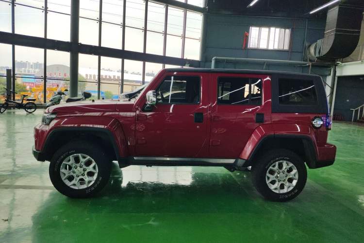 Used BAIC Off-Road BJ40 2019 PLUS 2.3T Manual Four-Wheel Drive Prestige Edition China VI Emission Standard Left Side