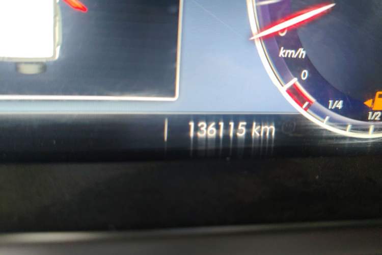 Used BAIC Off-Road BJ40 2019 2.3T Automatic Four-Wheel Drive Ring the Tower Champion Edition China VI Odometer Close Up