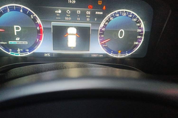 Used BAIC Off-Road BJ40 2019 2.0T Automatic Four-Wheel Drive Urban Hunter Edition Premium Model China V Emission Standard Odometer Close Up