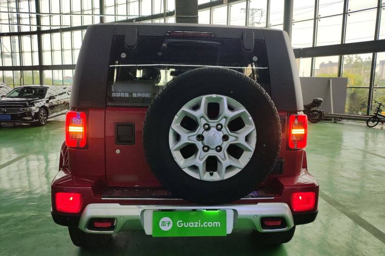 Used BAIC Off-Road BJ40 2019 PLUS 2.3T Manual Four-Wheel Drive Prestige Edition China VI Emission Standard Rear