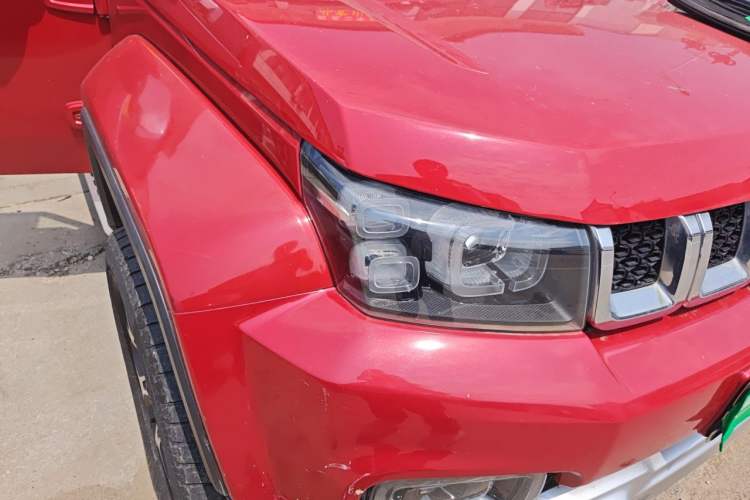 Used BAIC Off-Road BJ40 2019 PLUS 2.3T Automatic Four-Wheel Drive Premium Edition China VI Right Front Headlight
