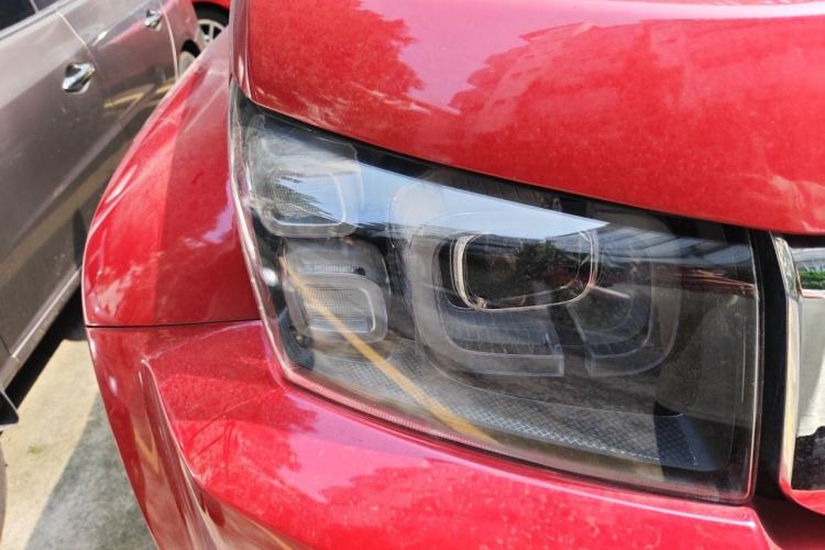 Used BAIC Off-Road BJ40 2019 2.3T Automatic Four-Wheel Drive Urban Hunter Edition Premium Model China VI Emission Standard Right Front Headlight