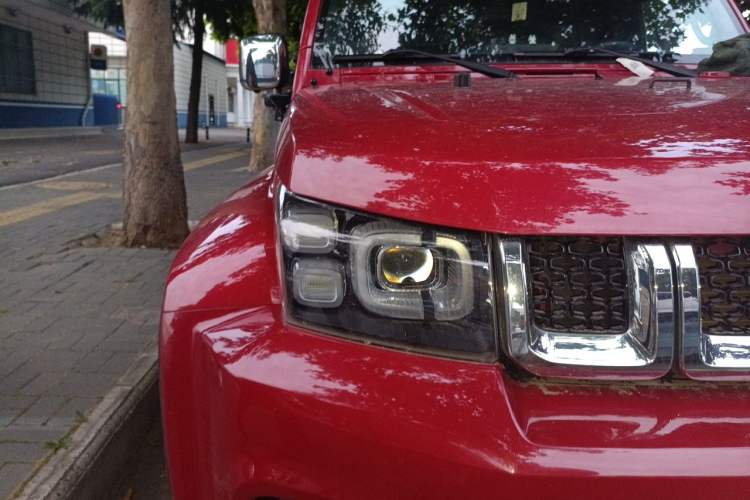Used BAIC Off-Road BJ40 2019 2.0T Automatic Four-Wheel Drive Urban Hunter Edition Premium Model China V Emission Standard Right Front Headlight