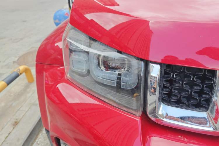 Used BAIC Off-Road BJ40 2019 PLUS 2.3T Automatic Four-Wheel Drive Premium Edition China VI Right Front Headlight