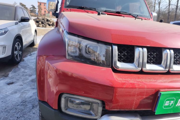 Used BAIC Off-Road BJ40 2019 2.0T Automatic Four-Wheel Drive Urban Hunter Edition Premium Model China V Emission Standard Right Front Headlight