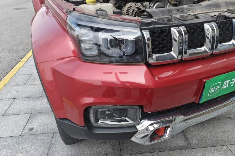 Used BAIC Off-Road BJ40 2019 PLUS 2.3T Automatic Four-Wheel Drive Flagship Edition China VI Emission Standard Right Front Headlight