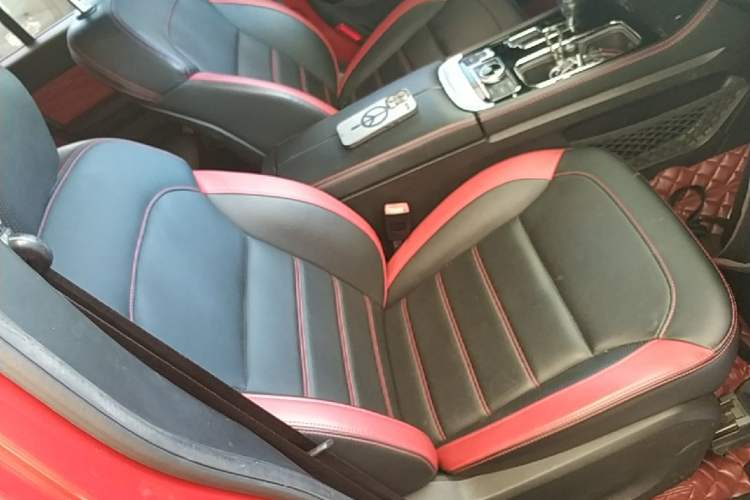 Used BAIC Off-Road BJ40 2019 2.3T Automatic Four-Wheel Drive Urban Hunter Edition Premium Model China VI Emission Standard Right Front Seat