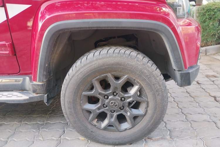 Used BAIC Off-Road BJ40 2019 2.3T Automatic Four-Wheel Drive Ring the Tower Champion Edition China VI Right Front Wheel Hub