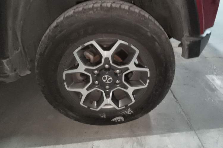 Used BAIC Off-Road BJ40 2019 PLUS 2.3T Automatic Four-Wheel Drive Premium Edition China VI Right Front Wheel Hub
