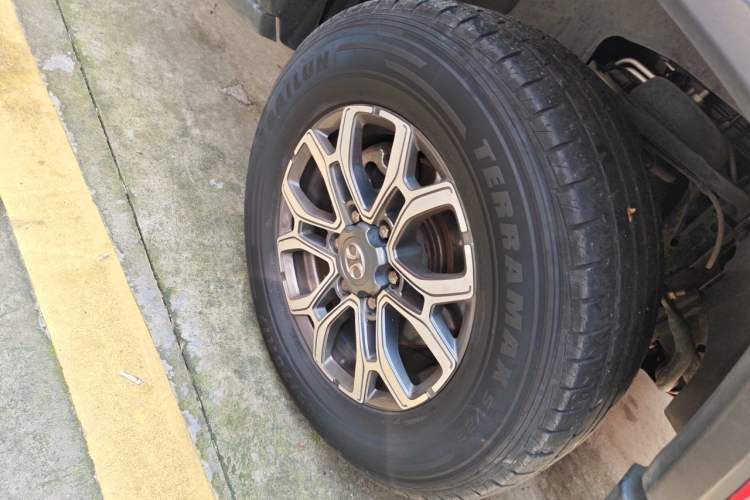 Used BAIC Off-Road BJ40 2019 2.3T Automatic Four-Wheel Drive Urban Hunter Edition Premium Model China VI Emission Standard Right Front Wheel Hub