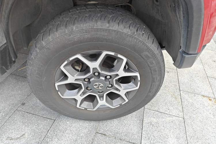 Used BAIC Off-Road BJ40 2019 PLUS 2.3T Automatic Four-Wheel Drive Flagship Edition China VI Emission Standard Right Front Wheel Hub