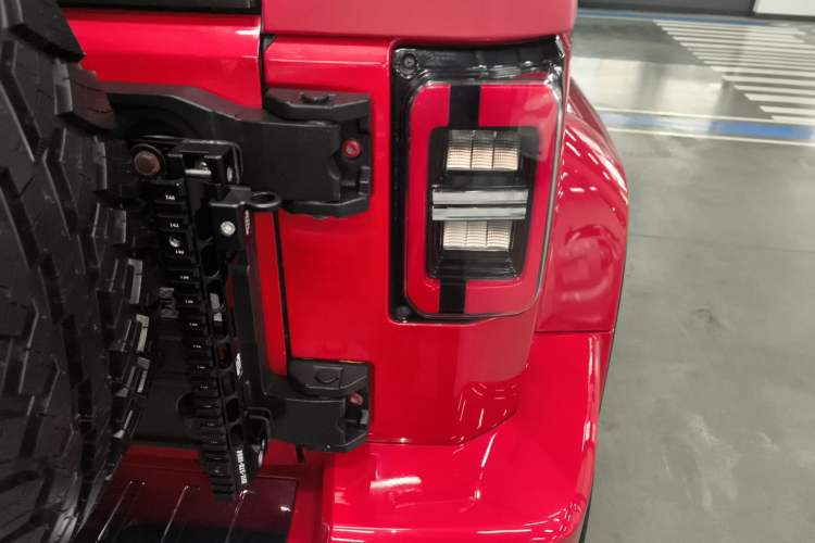 Used BAIC Off-Road BJ40 2019 PLUS 2.3T Automatic Four-Wheel Drive Flagship Edition China VI Emission Standard Right Rear Taillight