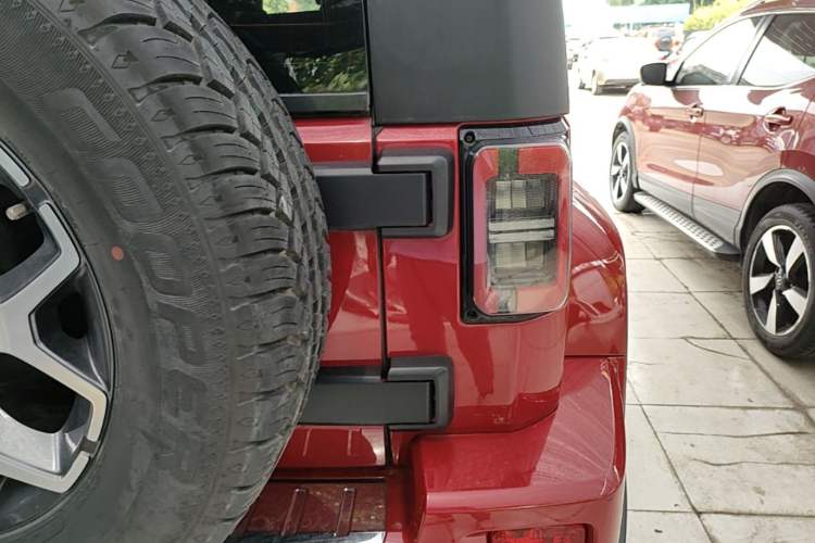 Used BAIC Off-Road BJ40 2019 PLUS 2.3T Automatic Four-Wheel Drive Premium Edition China VI Right Rear Taillight