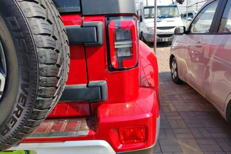 Used BAIC Off-Road BJ40 2019 PLUS 2.3T Automatic Four-Wheel Drive Premium Edition China VI Right Rear Taillight