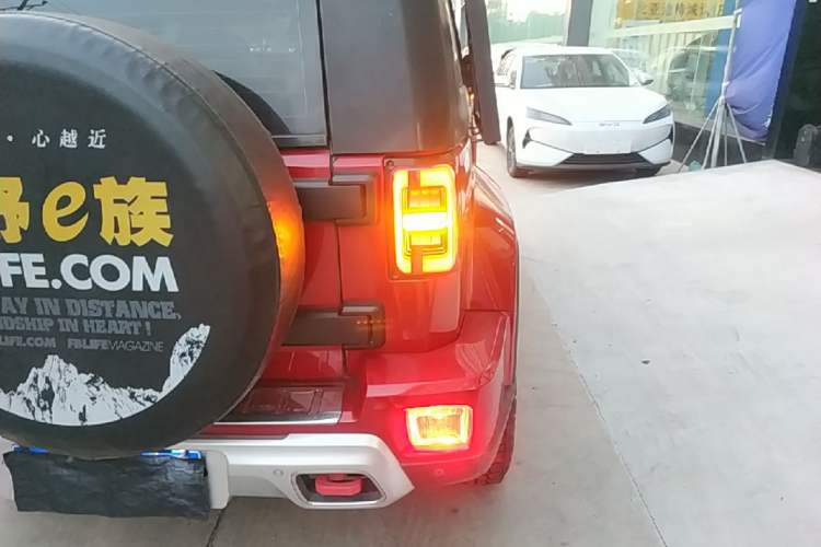 Used BAIC Off-Road BJ40 2019 Updated Version 2.0T Automatic All-Wheel Drive Urban Hunter Edition Premium China V Emission Standard Right Rear Taillight