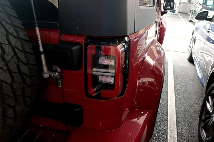 Used BAIC Off-Road BJ40 2019 PLUS 2.3T Automatic Four-Wheel Drive Premium Edition China VI Right Rear Taillight