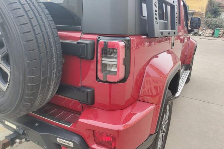 Used BAIC Off-Road BJ40 2019 2.3T Automatic Four-Wheel Drive Urban Hunter Edition Flagship Model China VI Emission Standard Right Rear Taillight