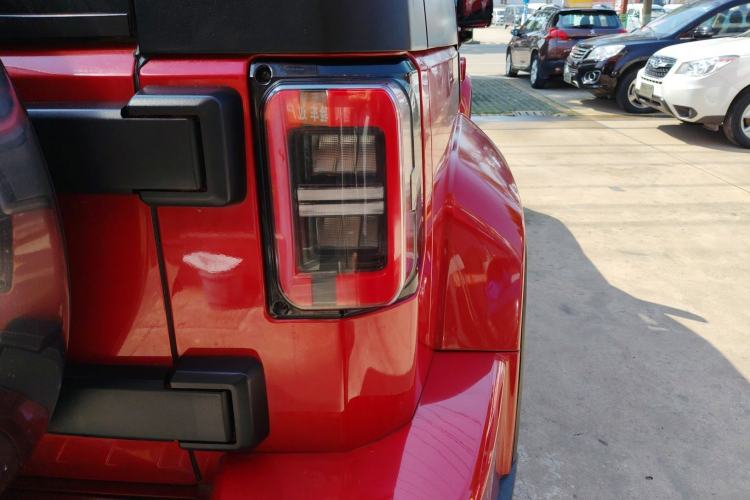 Used BAIC Off-Road BJ40 2019 2.3T Automatic Four-Wheel Drive Urban Hunter Edition Premium Model China VI Emission Standard Right Rear Taillight