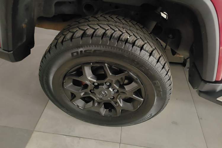 Used BAIC Off-Road BJ40 2019 2.3T Automatic Four-Wheel Drive Ring the Tower Champion Edition China VI Right Rear Wheel Hub