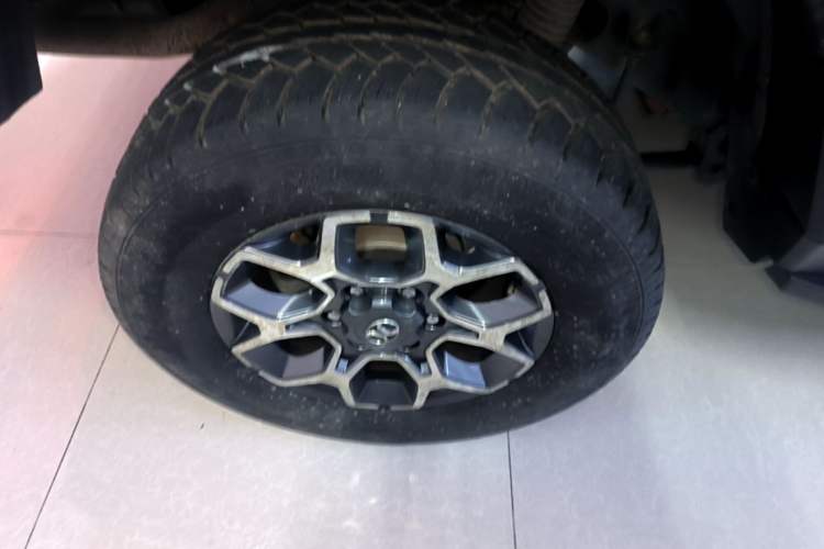 Used BAIC Off-Road BJ40 2019 PLUS 2.3T Automatic Four-Wheel Drive Flagship Edition China VI Emission Standard Right Rear Wheel Hub