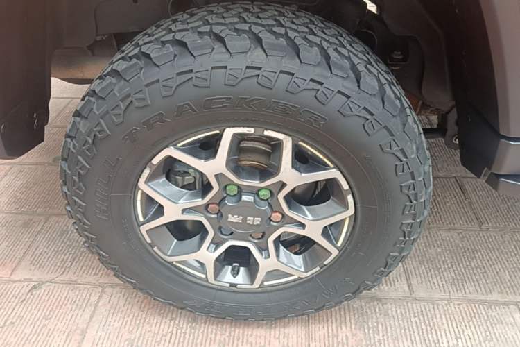 Used BAIC Off-Road BJ40 2019 PLUS 2.3T Automatic Four-Wheel Drive Premium Edition China VI Right Rear Wheel Hub
