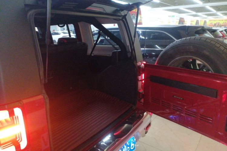 Used BAIC Off-Road BJ40 2019 Updated Version 2.0T Automatic All-Wheel Drive Urban Hunter Edition Premium China V Emission Standard Trunk