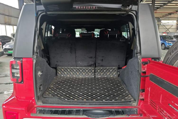Used BAIC Off-Road BJ40 2019 Updated Version 2.0T Automatic All-Wheel Drive Urban Hunter Edition Premium China V Emission Standard Trunk