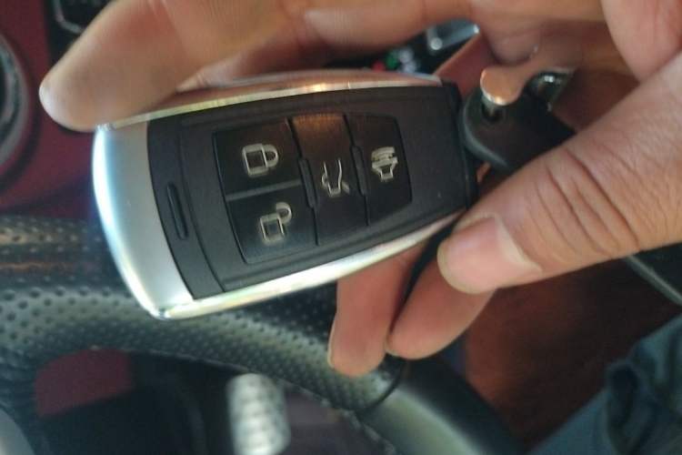 Used BAIC Off-Road BJ40 2019 2.3T Automatic Four-Wheel Drive Ring the Tower Champion Edition China VI Vehicle Key