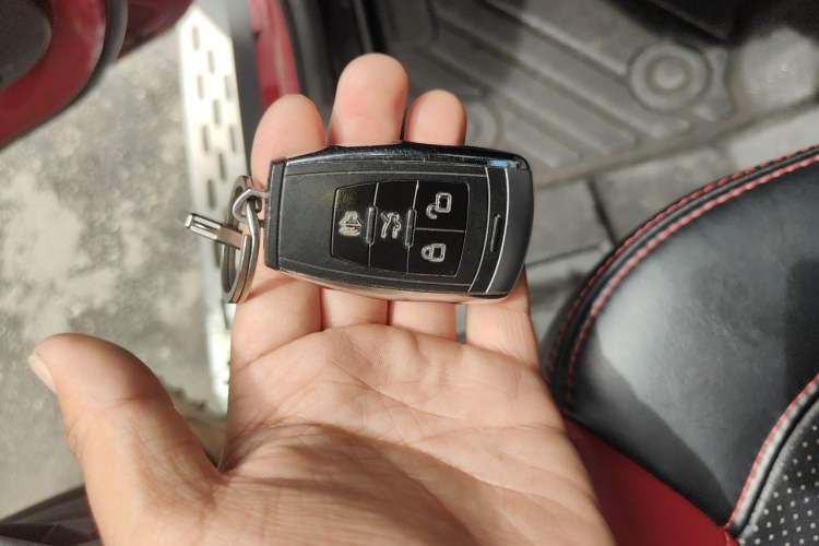 Used BAIC Off-Road BJ40 2019 2.0T Automatic Four-Wheel Drive Urban Hunter Edition Flagship Model China V Emission Standard Vehicle Key