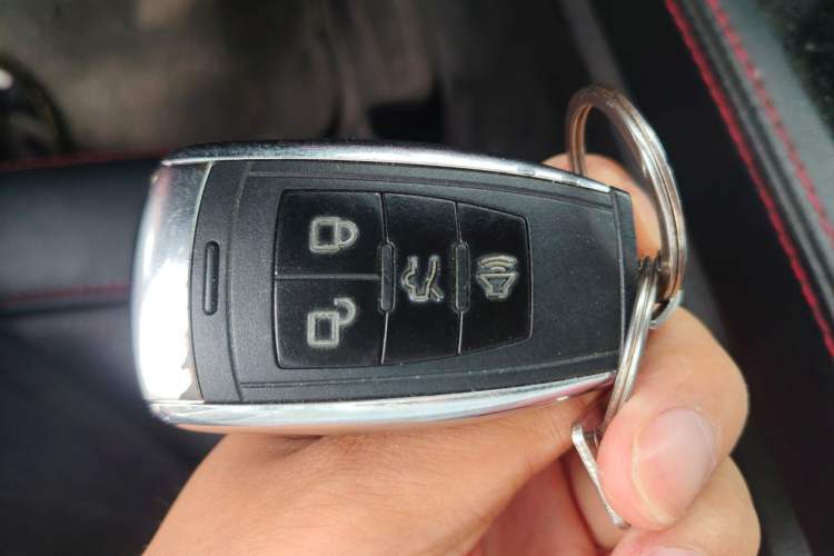 Used BAIC Off-Road BJ40 2019 2.3T Automatic Four-Wheel Drive Ring the Tower Champion Edition China VI Vehicle Key