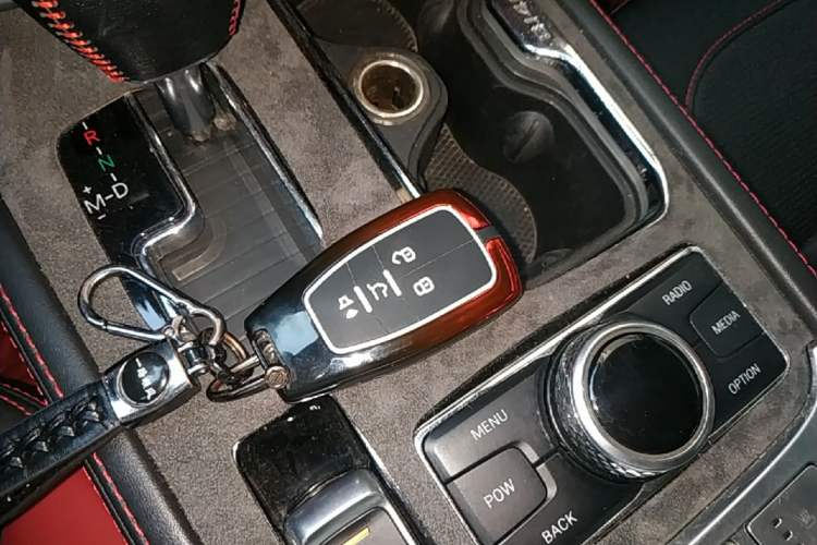 Used BAIC Off-Road BJ40 2019 Updated Version 2.0T Automatic All-Wheel Drive Urban Hunter Edition Premium China V Emission Standard Vehicle Key