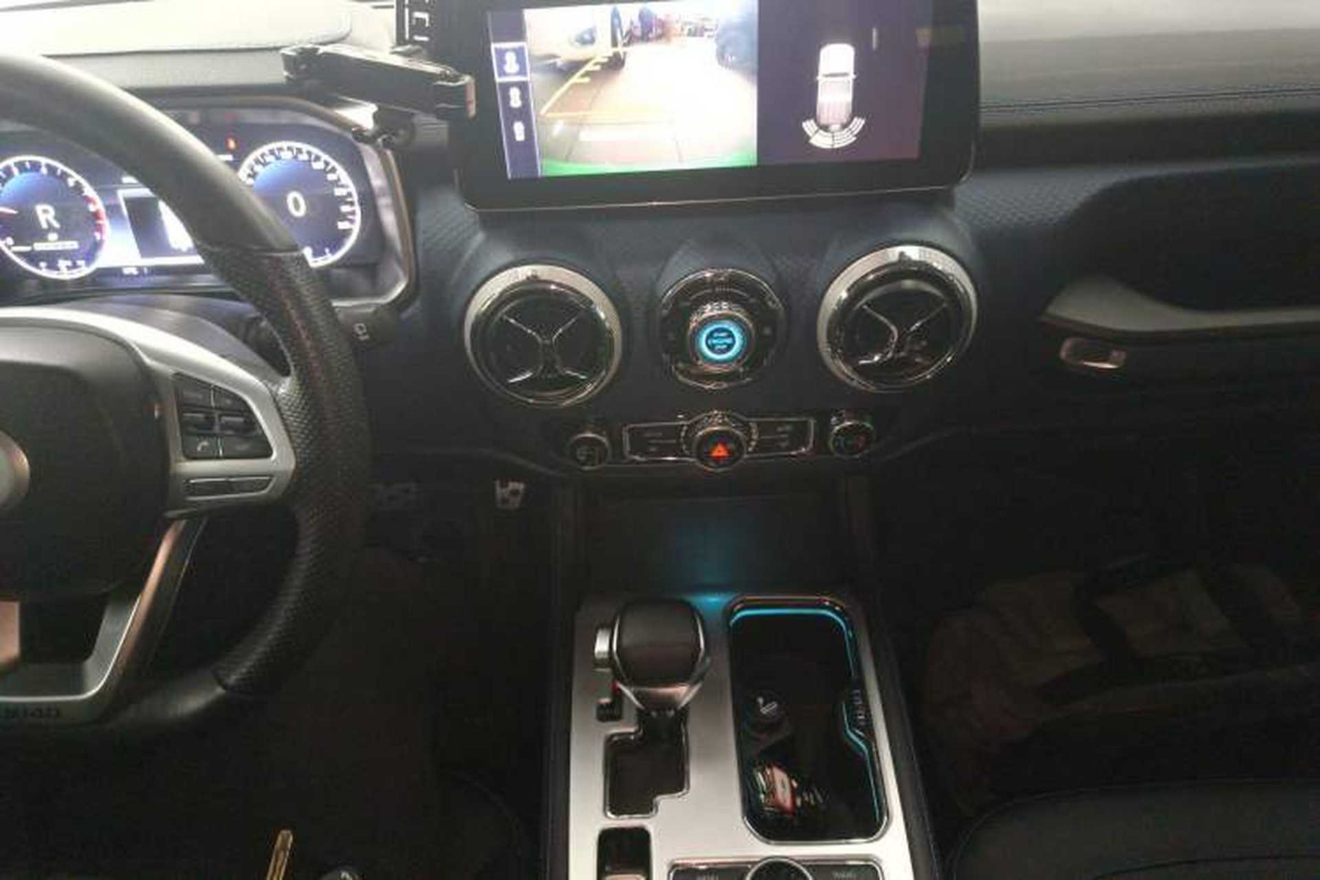 Used BAIC Off-Road BJ40 2019 PLUS 2.3T Automatic Four-Wheel Drive Premium Edition China VI Gear Lever
