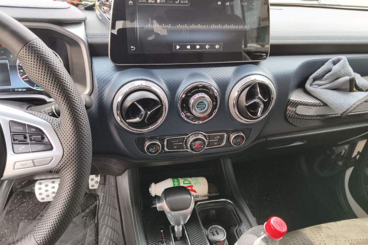 Used BAIC Off-Road BJ40 2019 2.3T Automatic Four-Wheel Drive Urban Hunter Edition Premium Model China VI Emission Standard Audio And AC Panel