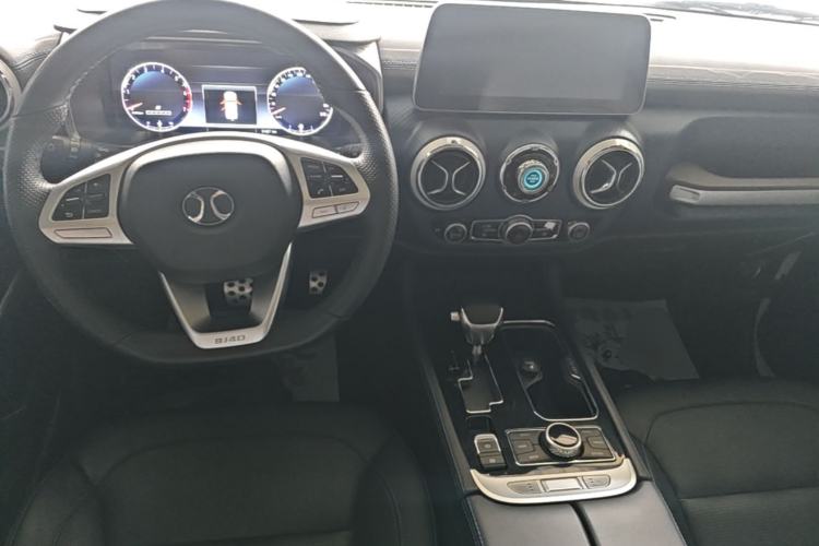 Used BAIC Off-Road BJ40 2019 PLUS 2.3T Automatic Four-Wheel Drive Flagship Edition China VI Emission Standard Center Console