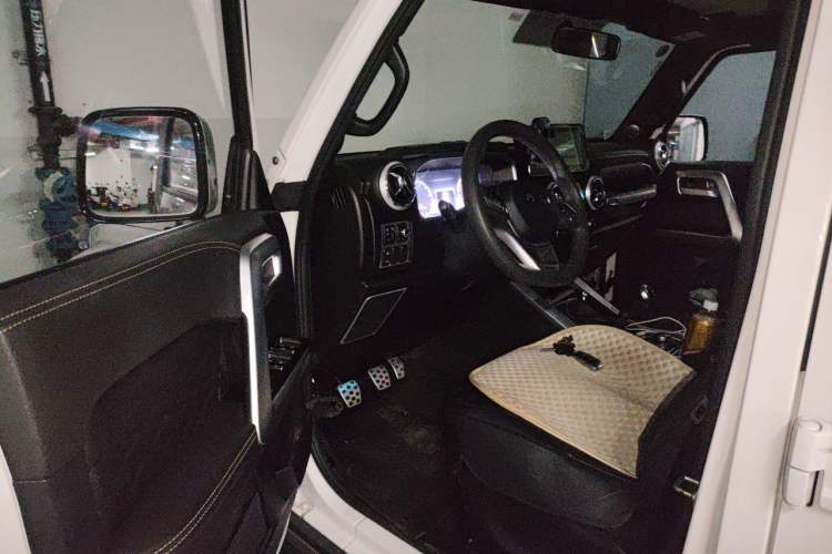 Used BAIC Off-Road BJ40 2019 PLUS 2.3T Manual Four-Wheel Drive Prestige Edition China VI Emission Standard Driver Seat