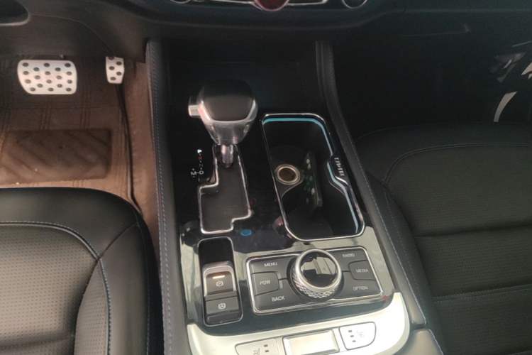 Used BAIC Off-Road BJ40 2019 PLUS 2.3T Automatic Four-Wheel Drive Premium Edition China VI Gear Lever