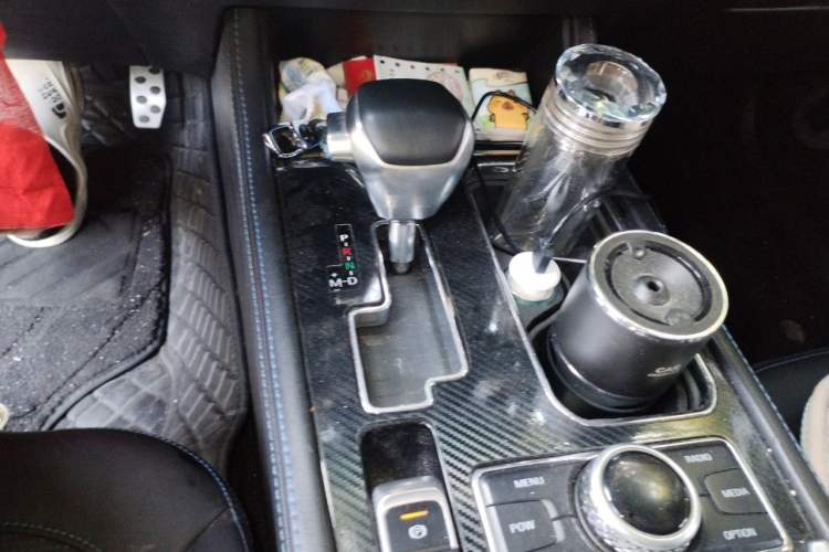 Used BAIC Off-Road BJ40 2019 2.3T Automatic Four-Wheel Drive Urban Hunter Edition Premium Model China VI Emission Standard Gear Lever