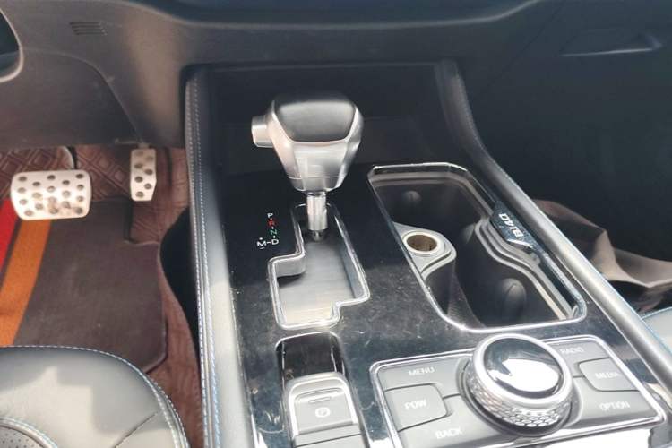 Used BAIC Off-Road BJ40 2019 2.3T Automatic Four-Wheel Drive Urban Hunter Edition Premium Model China VI Emission Standard Gear Lever