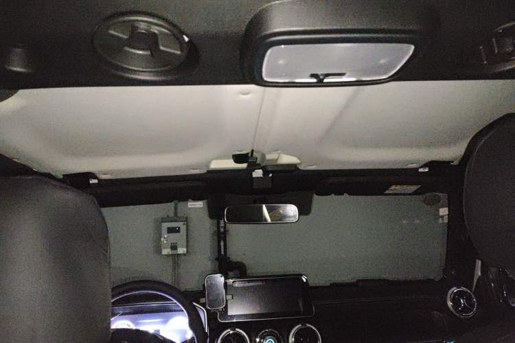 Used BAIC Off-Road BJ40 2019 PLUS 2.3T Manual Four-Wheel Drive Prestige Edition China VI Emission Standard Headliner
