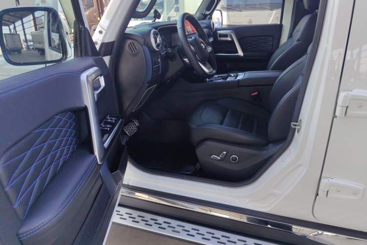 Used BAIC Off-Road BJ40 2019 PLUS 2.3T Automatic Four-Wheel Drive Flagship Edition China VI Emission Standard Interior 3