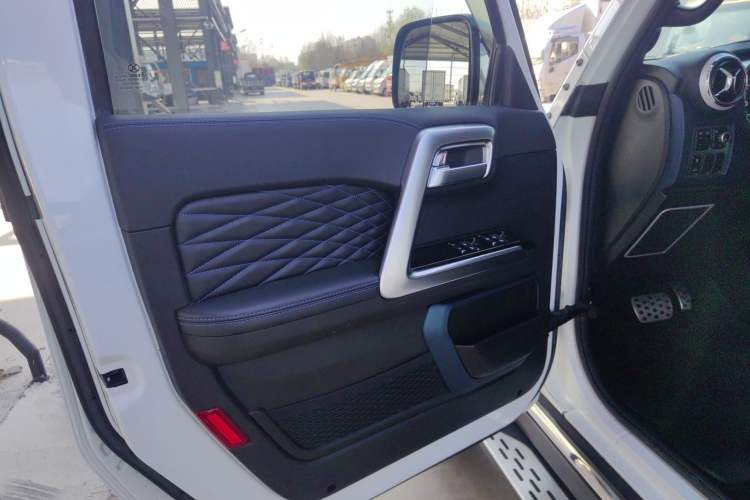Used BAIC Off-Road BJ40 2019 PLUS 2.3T Automatic Four-Wheel Drive Flagship Edition China VI Emission Standard Interior 4