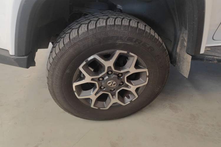 Used BAIC Off-Road BJ40 2019 PLUS 2.3T Automatic Four-Wheel Drive Premium Edition China VI Left Front Wheel Hub