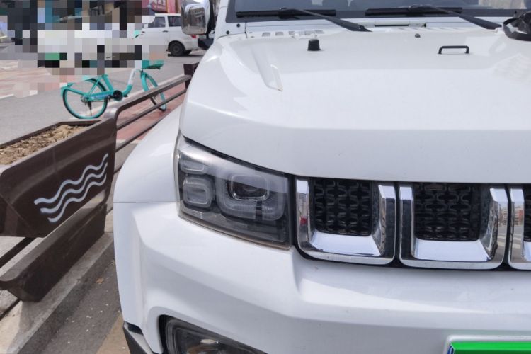 Used BAIC Off-Road BJ40 2019 2.3T Automatic Four-Wheel Drive Urban Hunter Edition Premium Model China VI Emission Standard Right Front Headlight