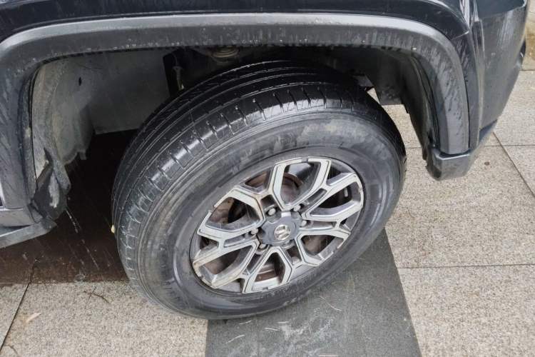 Used BAIC Off-Road BJ40 2019 Updated Version 2.0T Automatic All-Wheel Drive Urban Hunter Edition Premium China V Emission Standard Right Front Wheel Hub