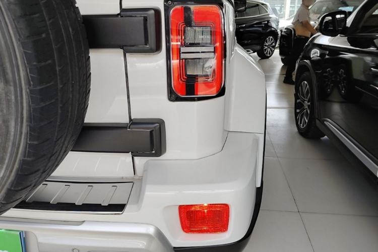 Used BAIC Off-Road BJ40 2019 2.3T Automatic Four-Wheel Drive Urban Hunter Edition Premium Model China VI Emission Standard Right Rear Taillight