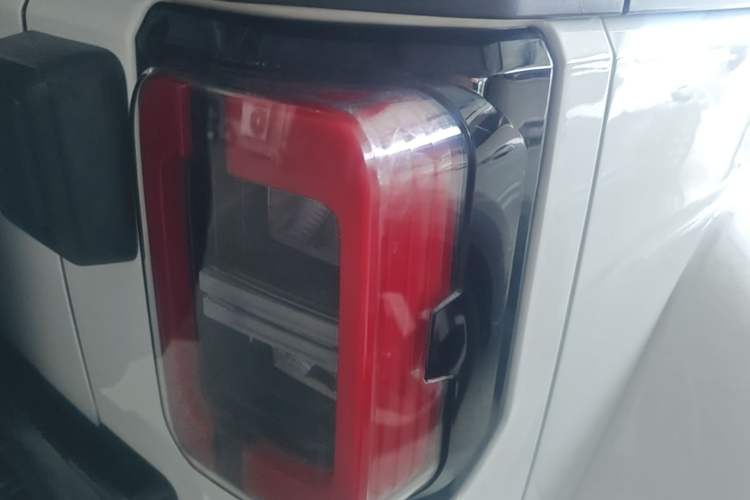 Used BAIC Off-Road BJ40 2019 PLUS 2.3T Automatic Four-Wheel Drive Flagship Edition China VI Emission Standard Right Rear Taillight