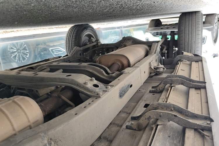 Used BAIC Off-Road BJ40 2019 2.3T Automatic Four-Wheel Drive Urban Hunter Edition Premium Model China VI Emission Standard Right Side Sill