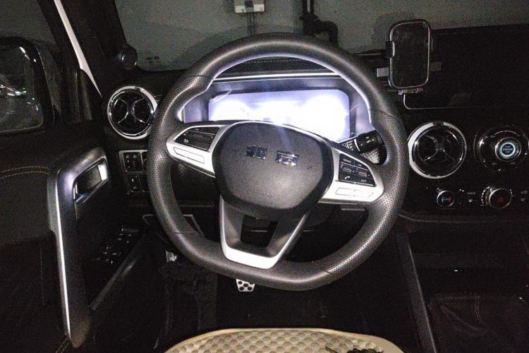 Used BAIC Off-Road BJ40 2019 PLUS 2.3T Manual Four-Wheel Drive Prestige Edition China VI Emission Standard Steering Wheel