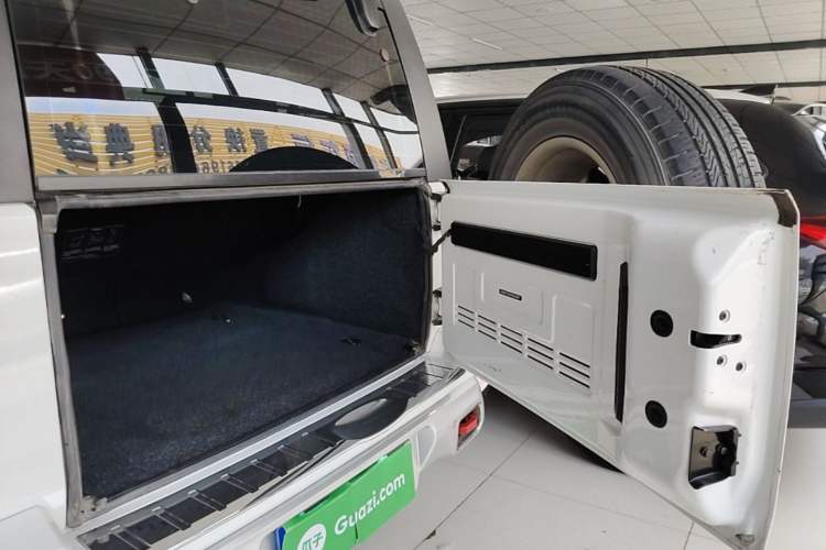 Used BAIC Off-Road BJ40 2019 2.3T Automatic Four-Wheel Drive Urban Hunter Edition Premium Model China VI Emission Standard Trunk